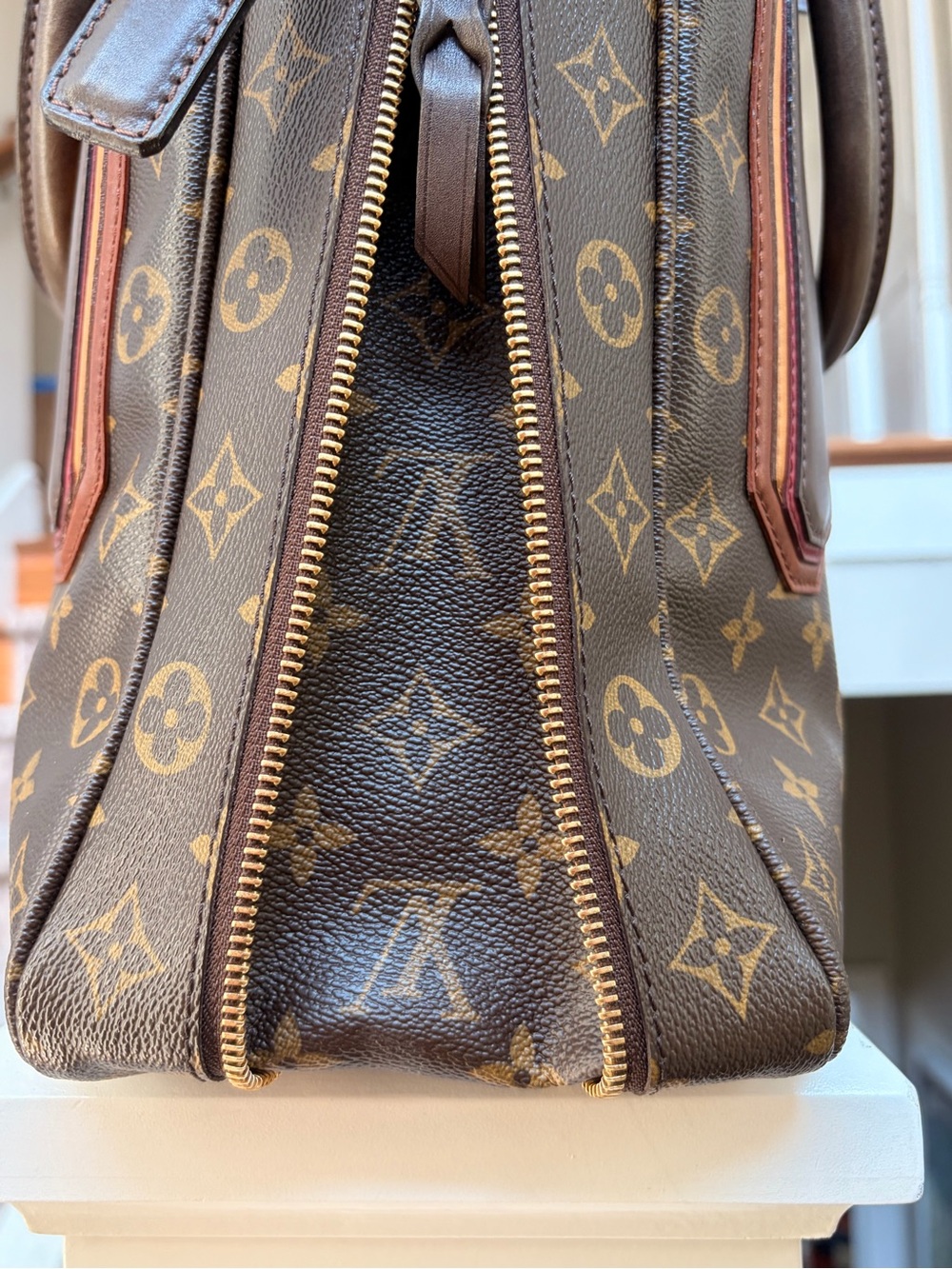 Louis Vuitton Bequia Porte Document Vertical bag - Picture 7 of 16